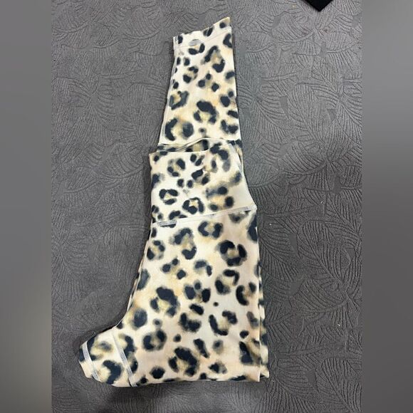Zyia Cheetah Leggings | XS - Picture 1 of 3